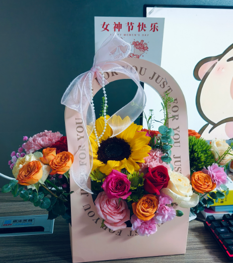 芳華綻放，致敬巾幗——卓為凈化工程祝全體女神節(jié)日快樂